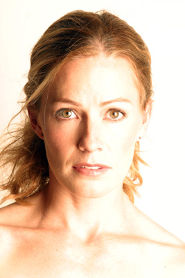 Elizabeth Shue